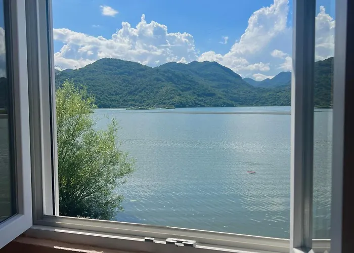 Lakeside Harmony Apartment