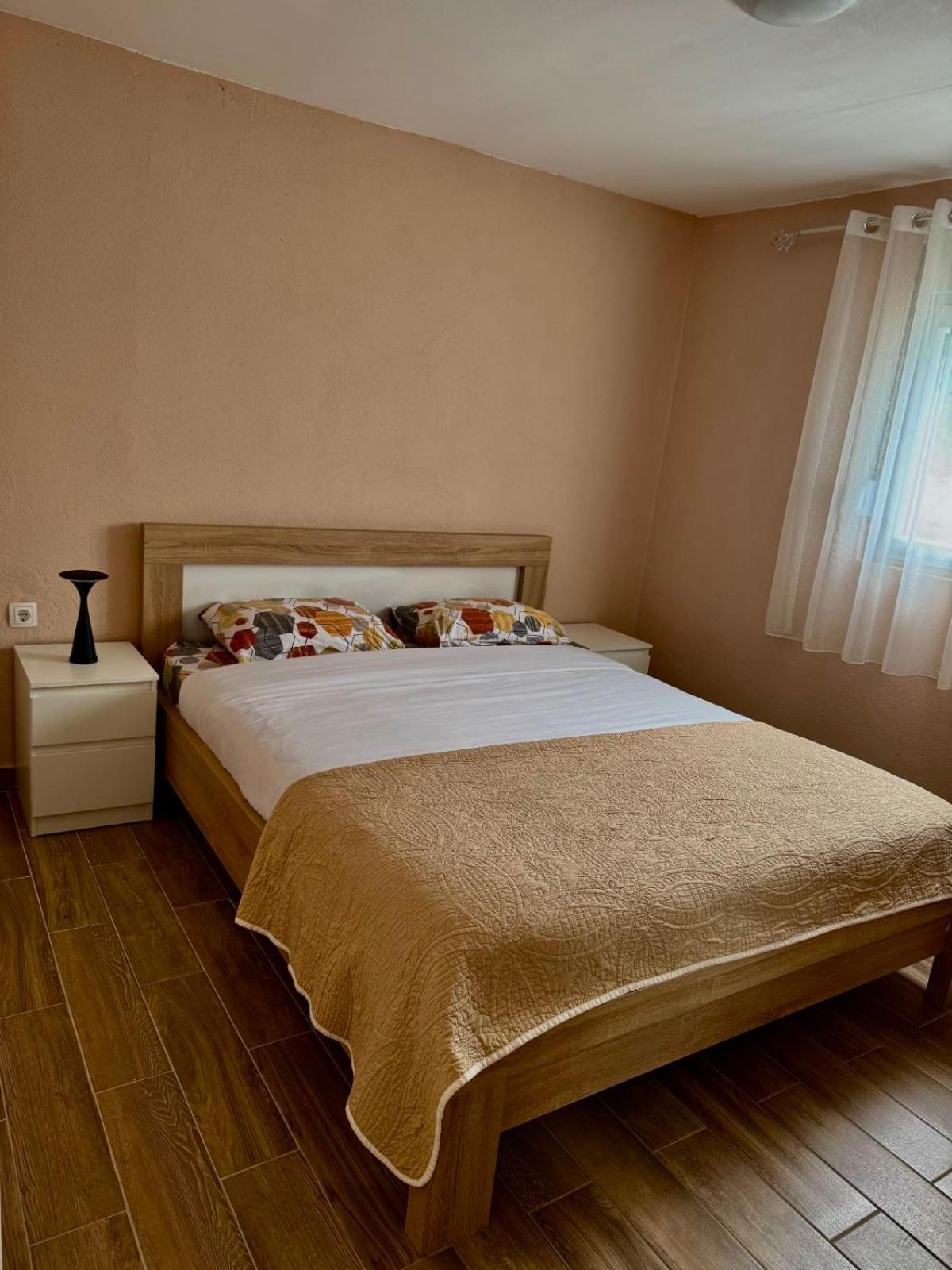 Lakeside Harmony Apartment